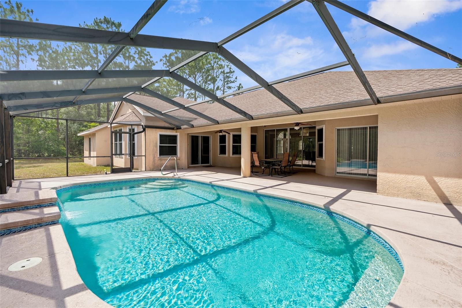 Listing photo id 2 for 8518 Linwood Loop