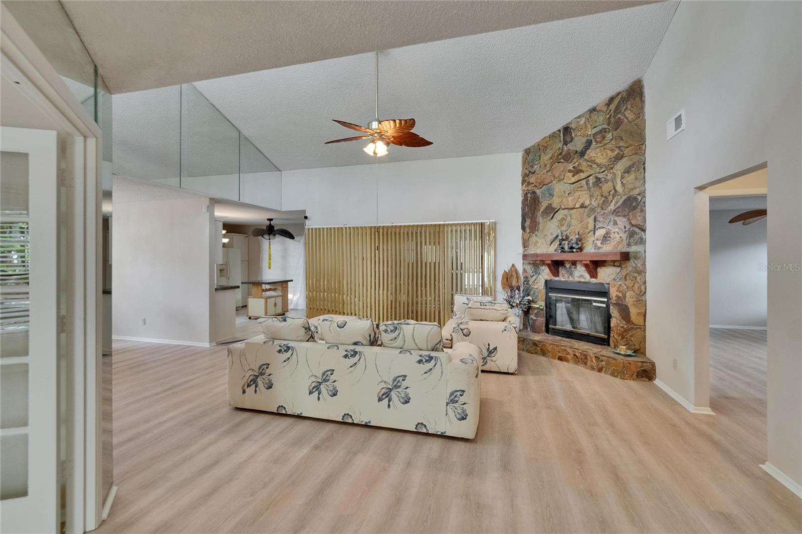 Listing photo id 5 for 1613 Long Pond Drive
