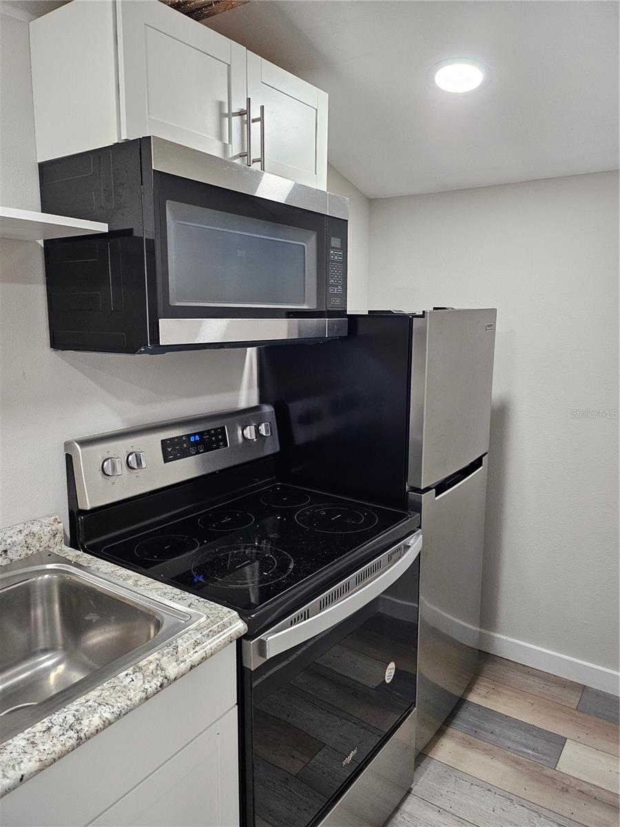 Listing photo id 1 for 10104 Loetscher Lane