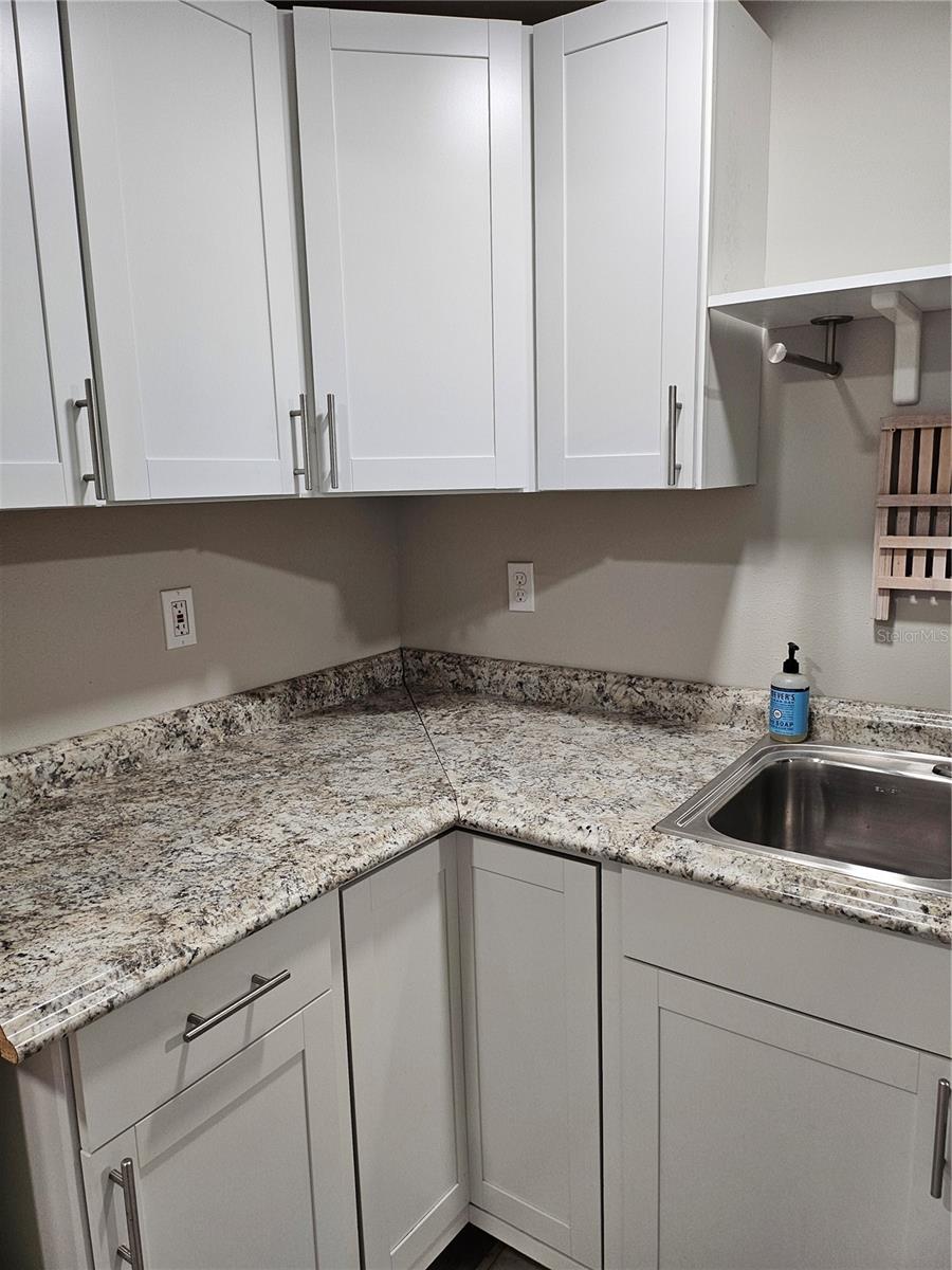 Listing photo id 3 for 10104 Loetscher Lane