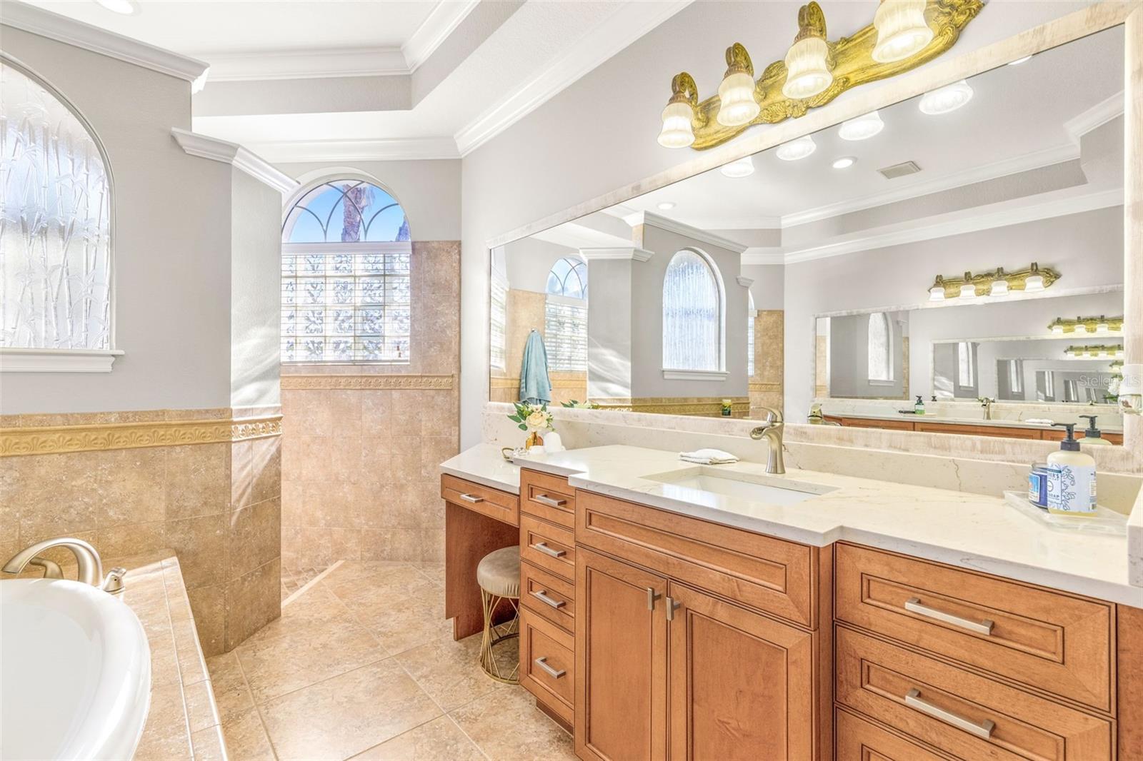Listing photo id 16 for 10724 Cory Lake Drive