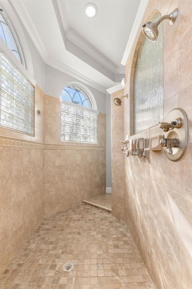 Listing photo id 17 for 10724 Cory Lake Drive