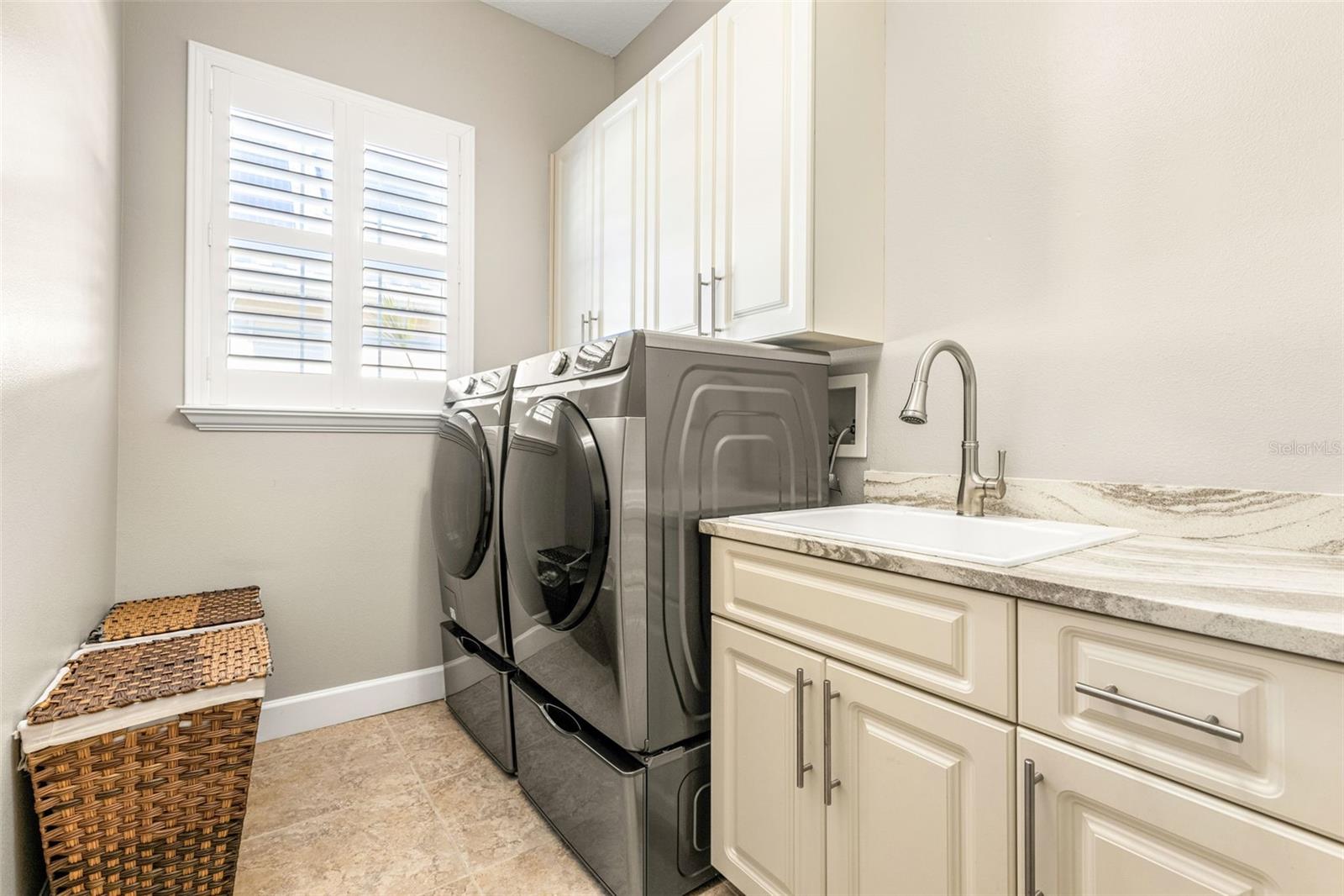 Listing photo id 27 for 10724 Cory Lake Drive