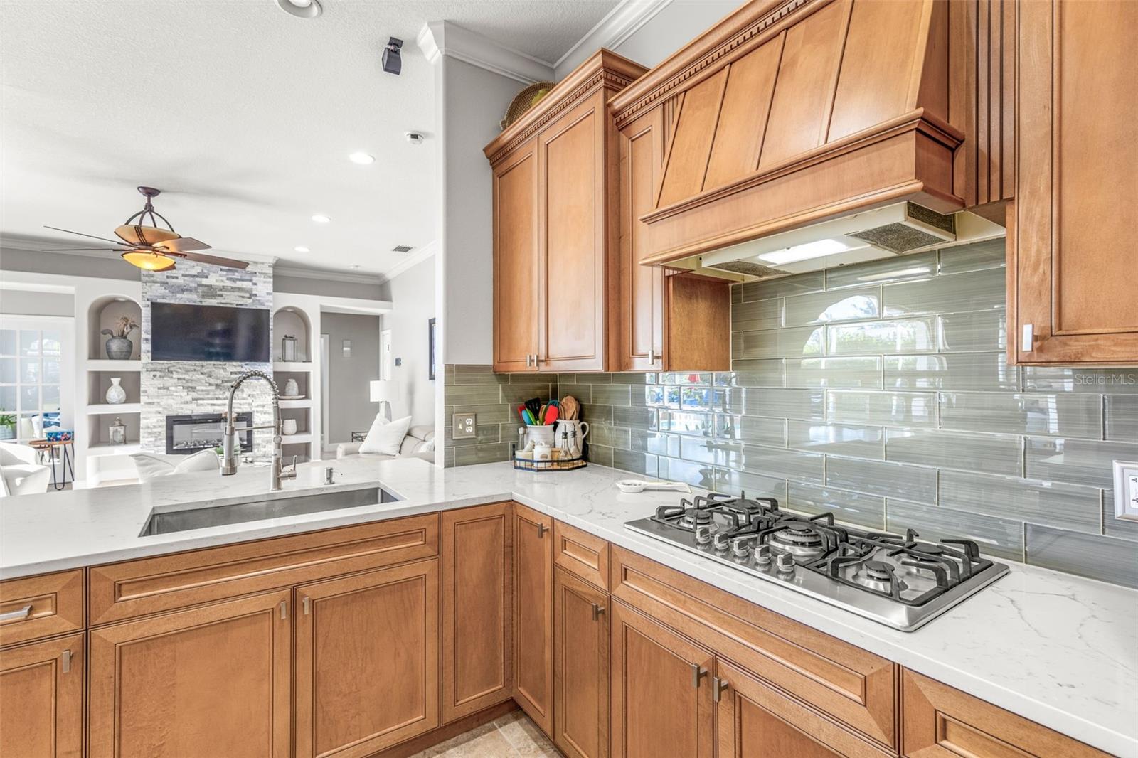 Listing photo id 7 for 10724 Cory Lake Drive