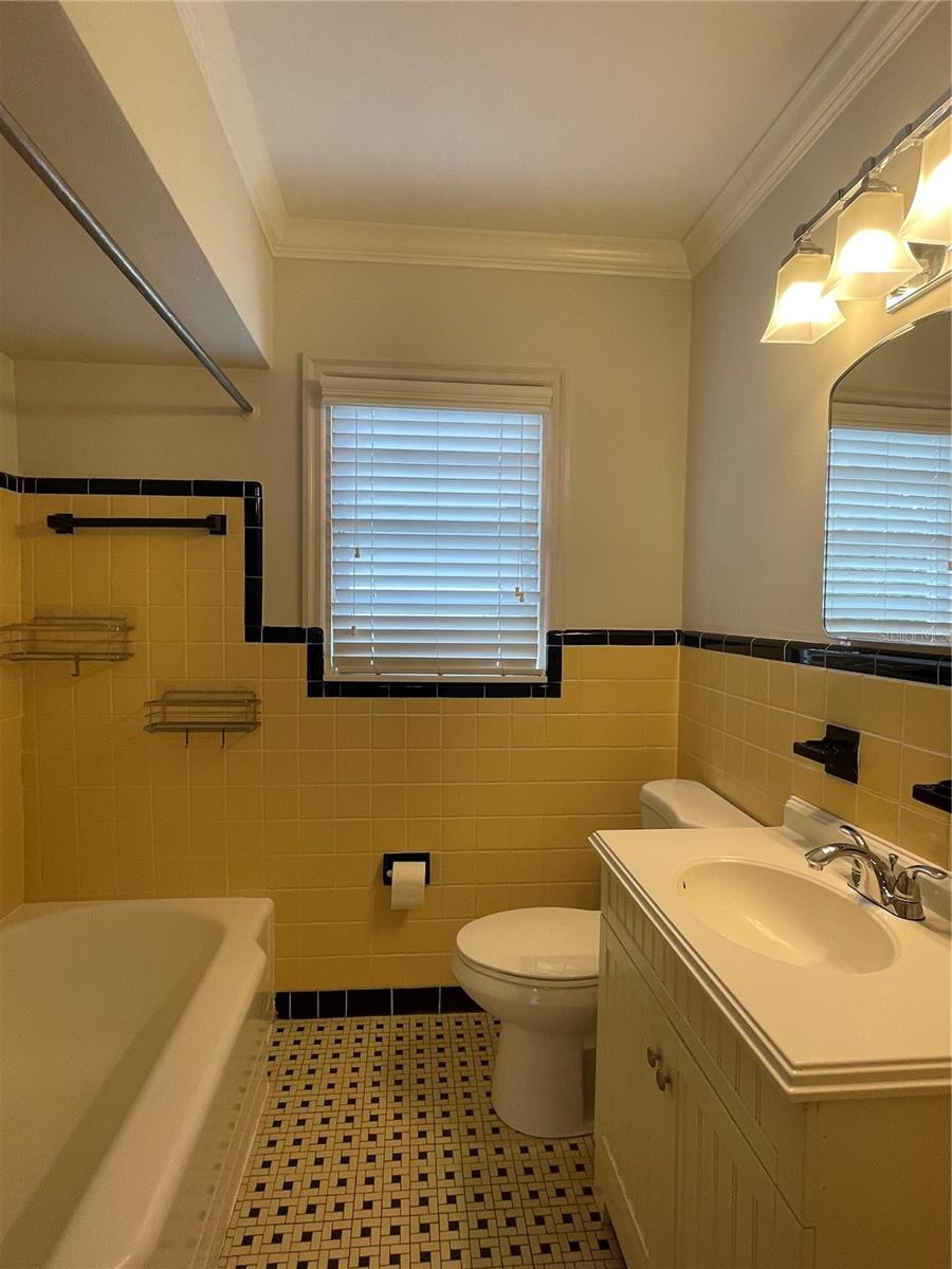 Image 16 of 37 For 303 Audubon Avenue