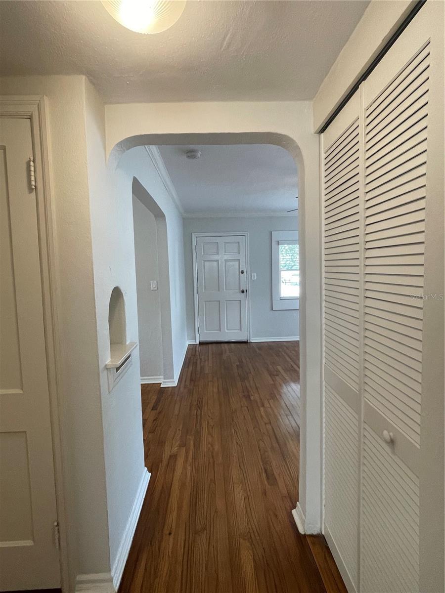 Image 17 of 37 For 303 Audubon Avenue