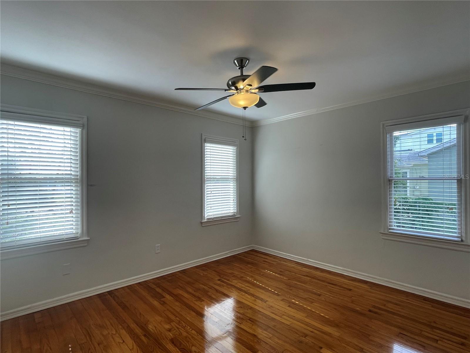 Image 19 of 37 For 303 Audubon Avenue