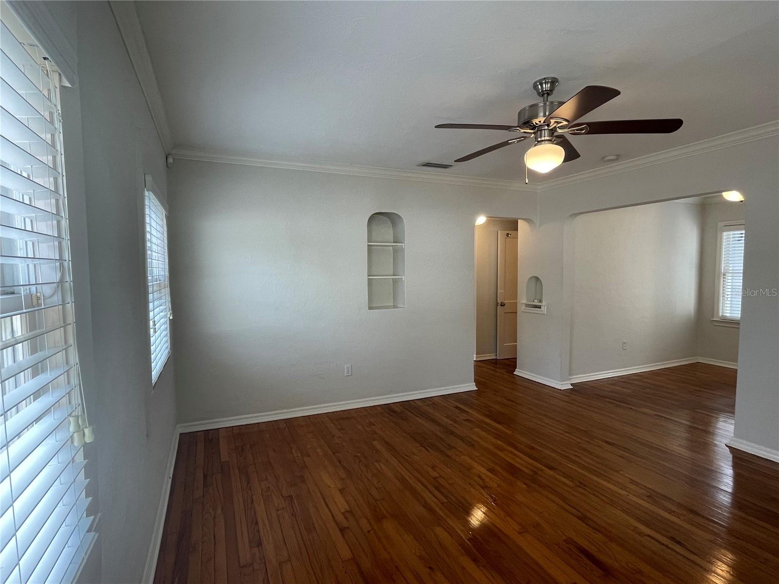 Image 29 of 37 For 303 Audubon Avenue
