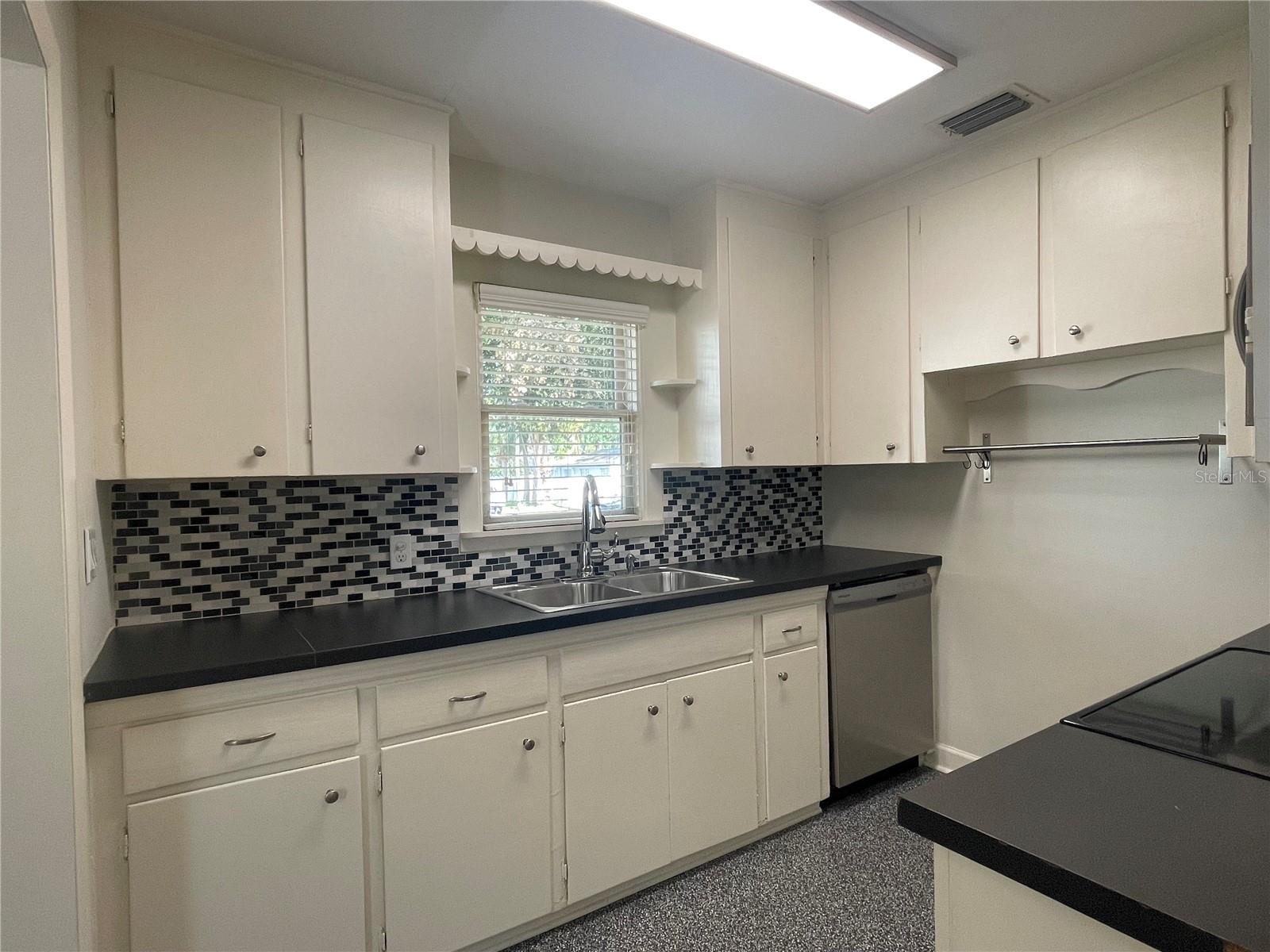 Image 9 of 37 For 303 Audubon Avenue