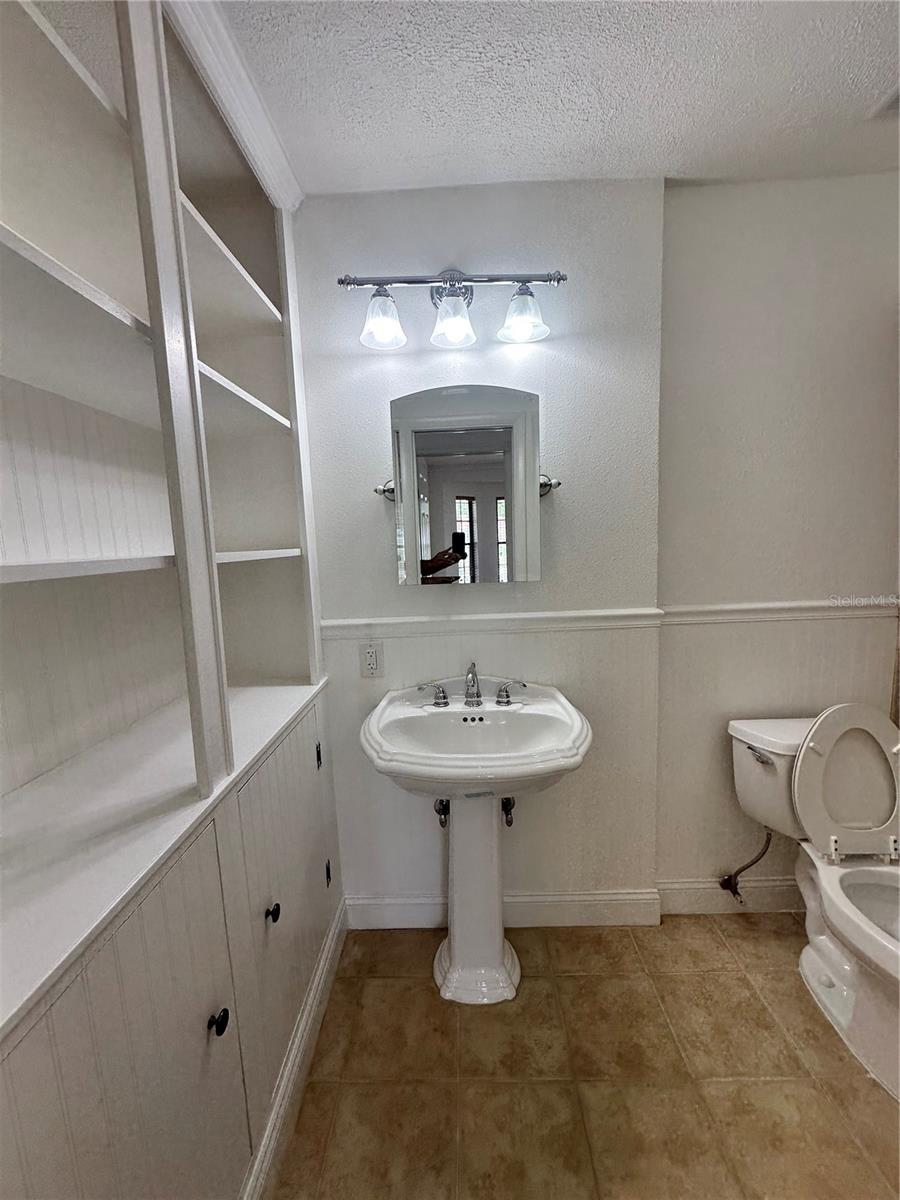 Image 11 of 24 For 3701 Southview Drive