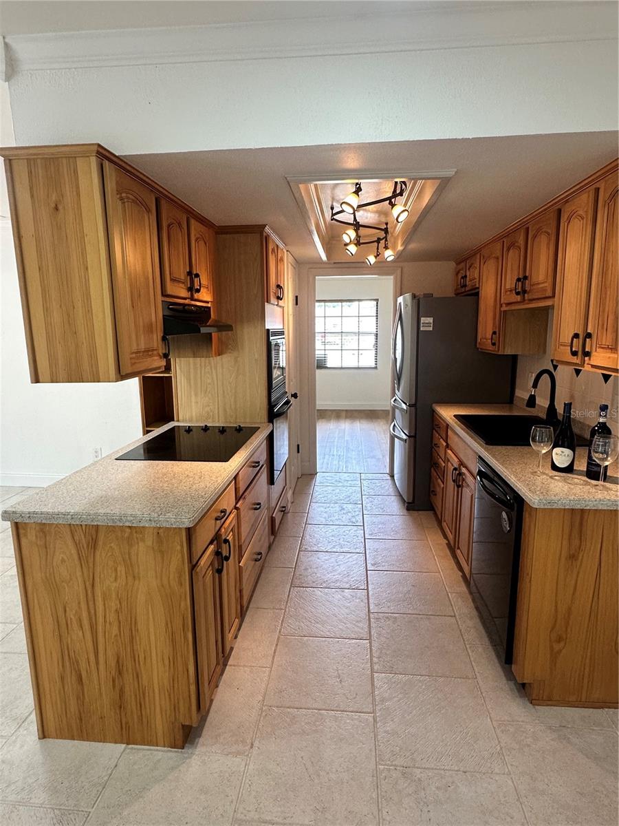 Image 3 of 24 For 3701 Southview Drive