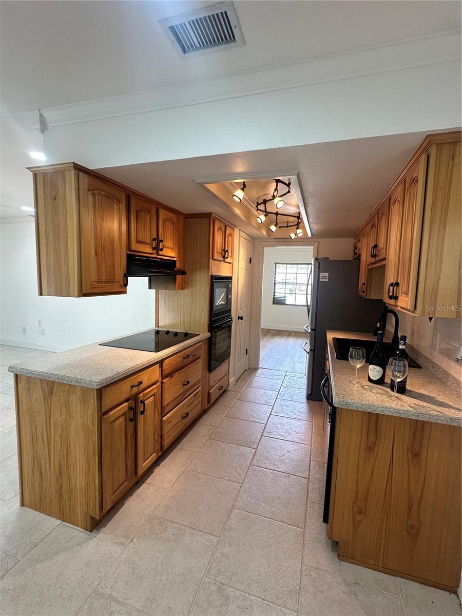 Image 4 of 24 For 3701 Southview Drive