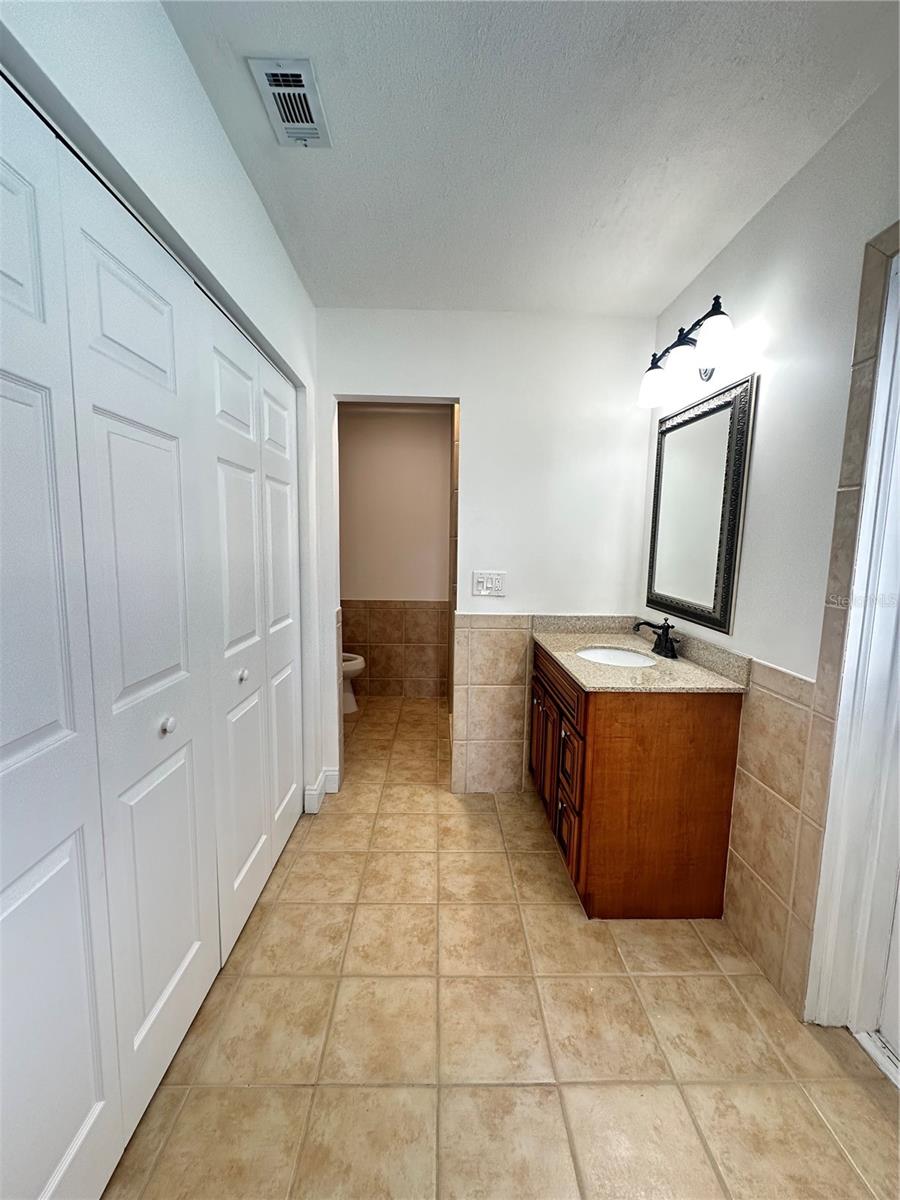 Image 8 of 24 For 3701 Southview Drive