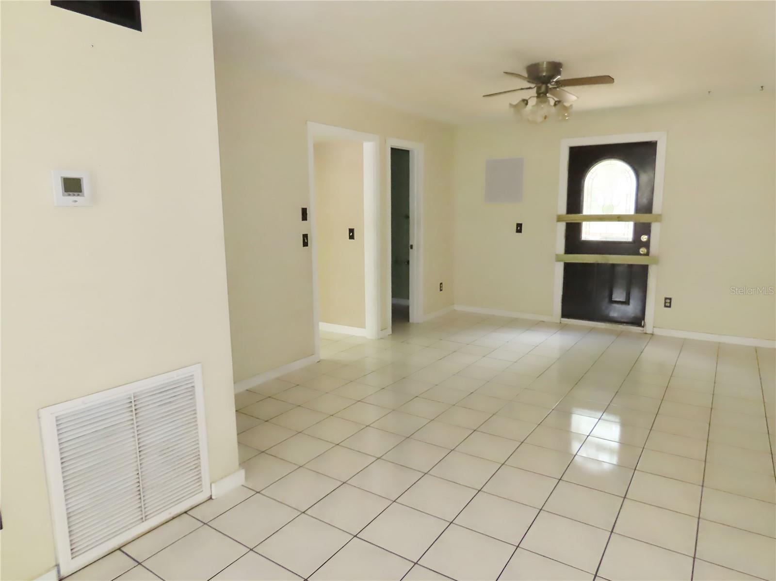 Listing photo id 10 for 5736 116th Avenue N