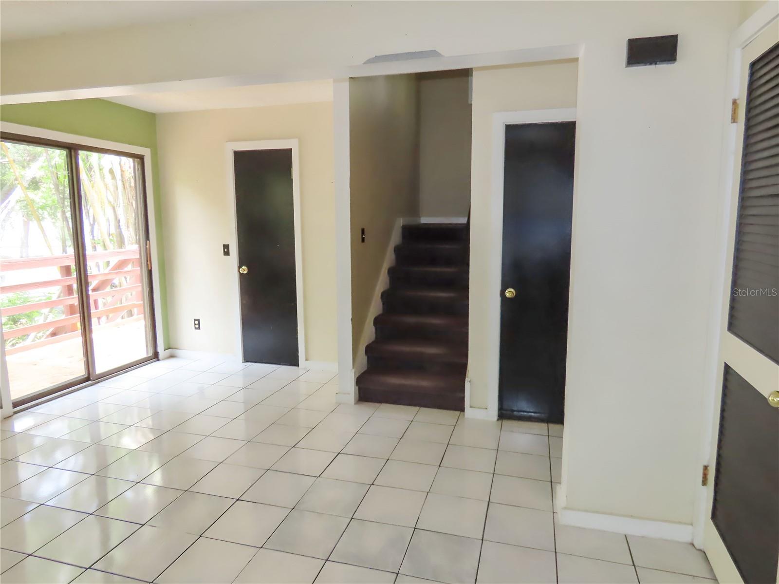Listing photo id 11 for 5736 116th Avenue N