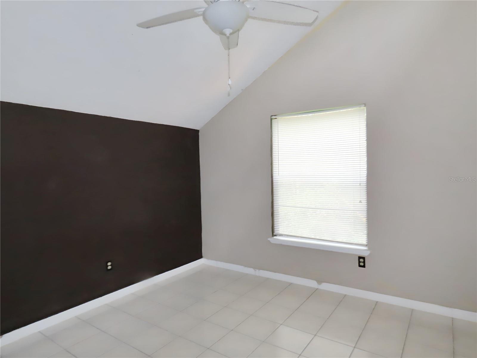 Listing photo id 18 for 5736 116th Avenue N
