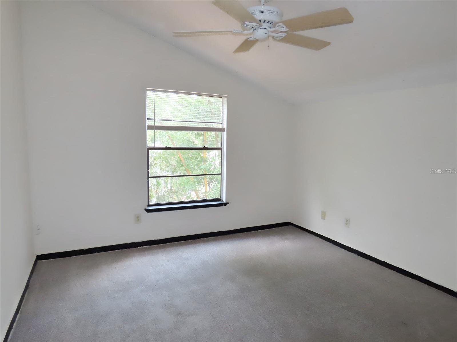 Listing photo id 20 for 5736 116th Avenue N