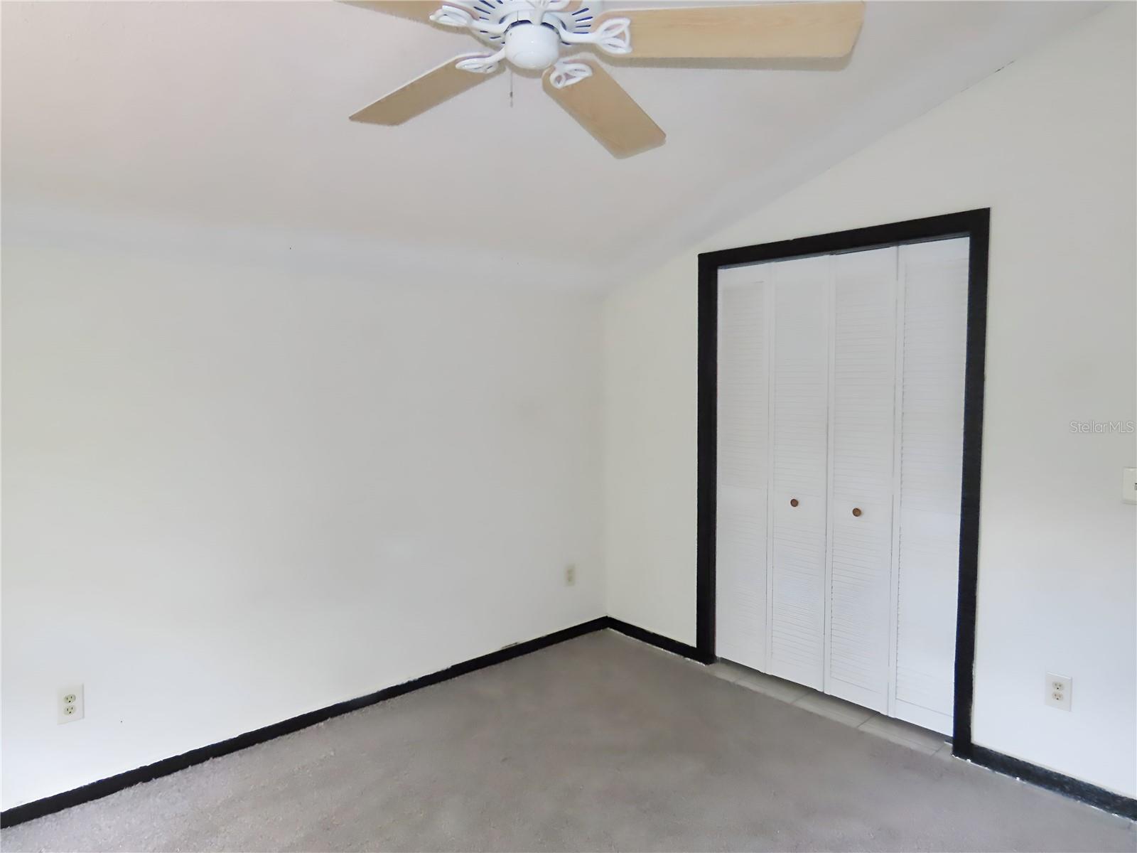 Listing photo id 21 for 5736 116th Avenue N