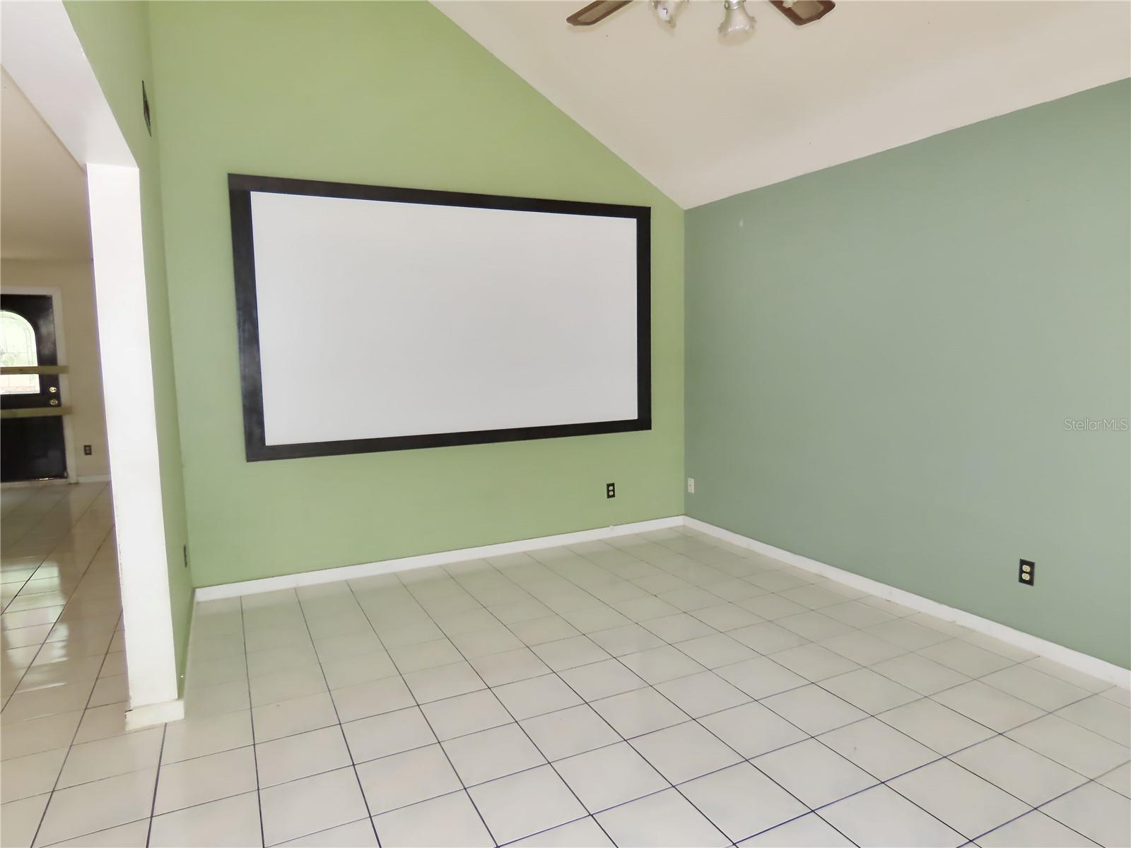 Listing photo id 7 for 5736 116th Avenue N