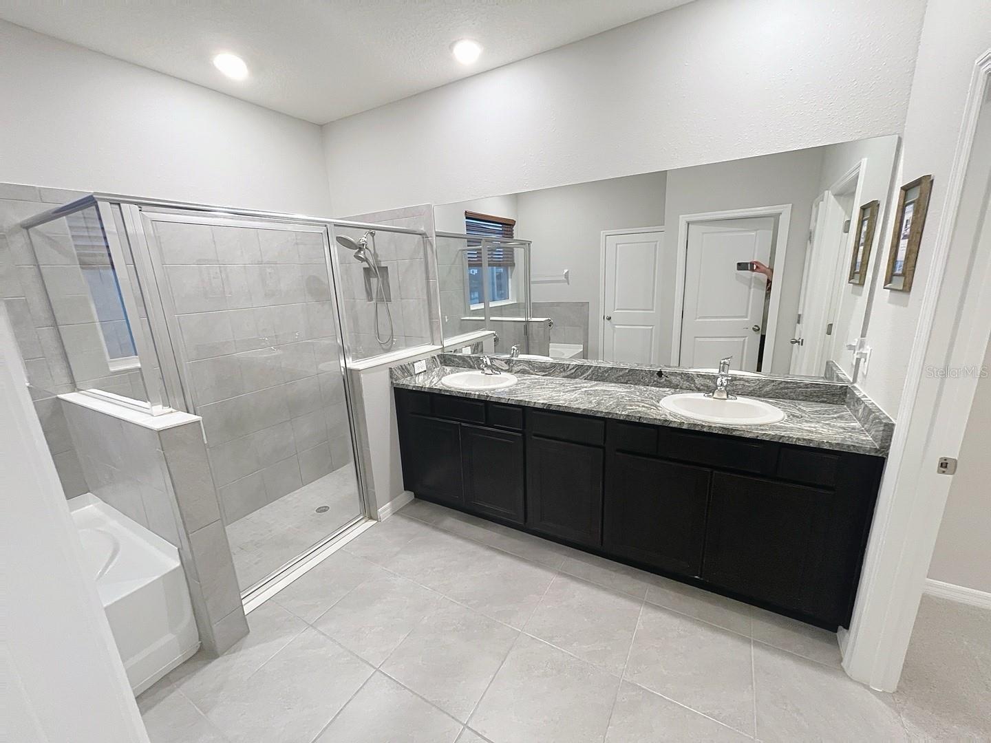 Listing photo id 10 for 13014 Willow Grove Drive