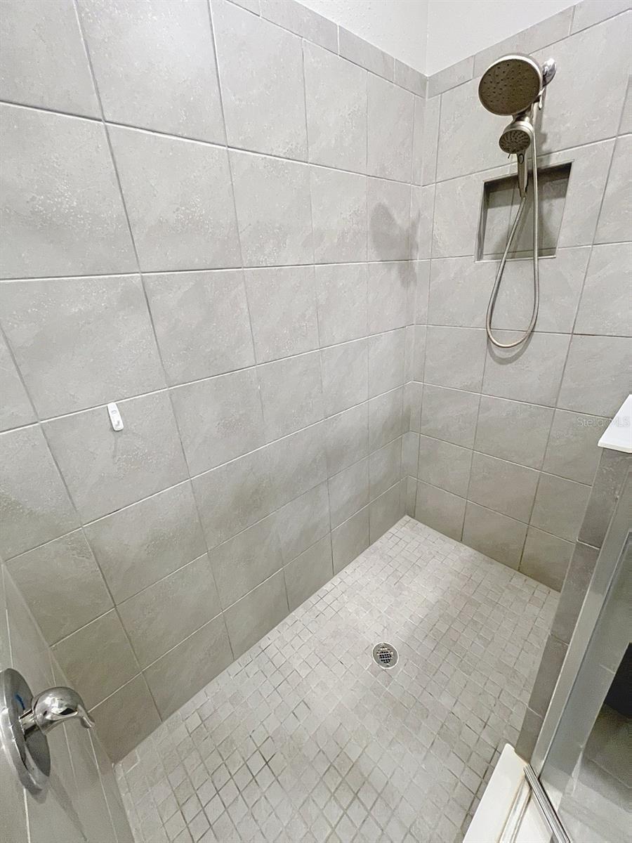 Listing photo id 11 for 13014 Willow Grove Drive