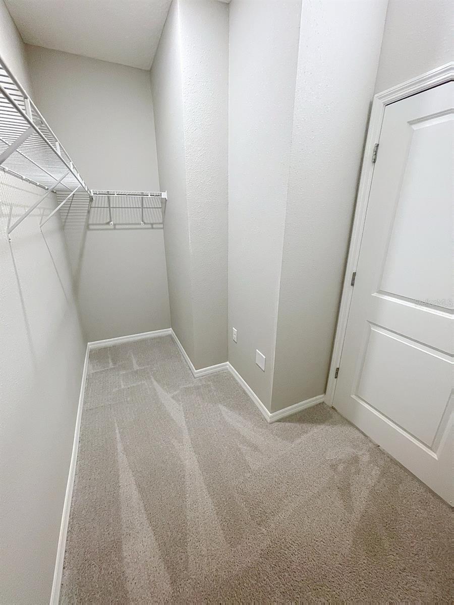 Listing photo id 12 for 13014 Willow Grove Drive