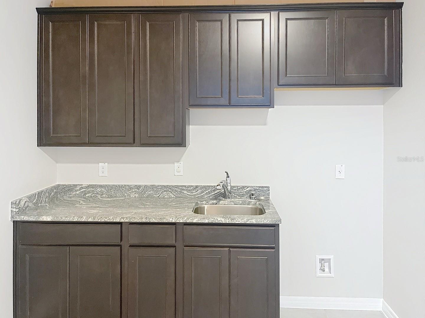 Listing photo id 33 for 13014 Willow Grove Drive