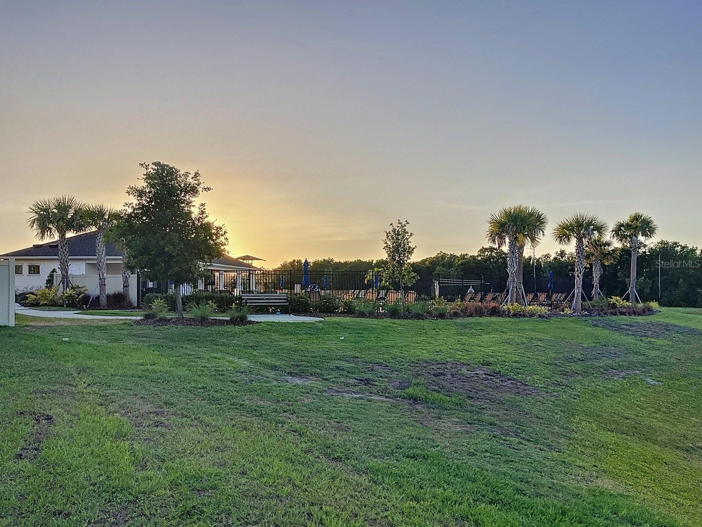 Listing photo id 2 for 13014 Willow Grove Drive