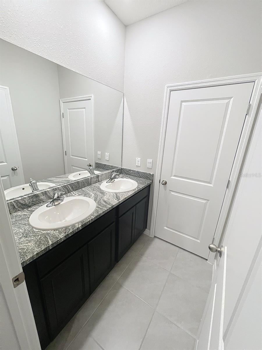 Listing photo id 42 for 13014 Willow Grove Drive
