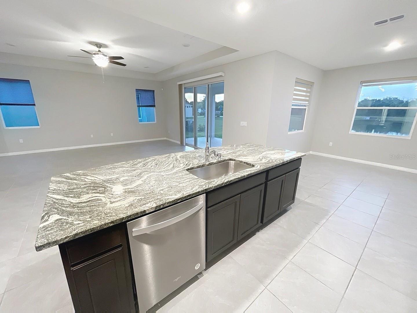 Listing photo id 6 for 13014 Willow Grove Drive