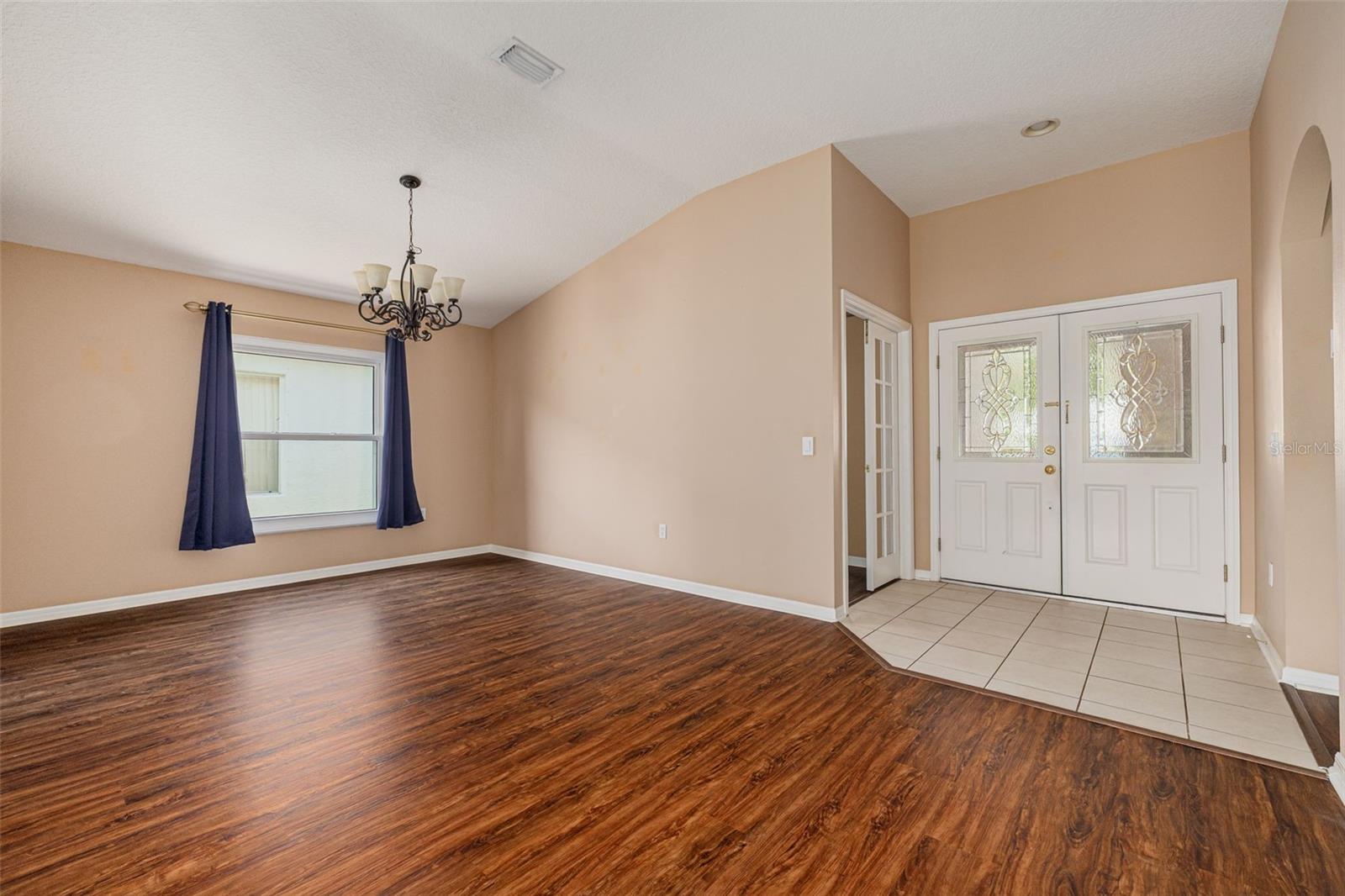 Image 6 of 44 For 7157 Hamilton Park Boulevard