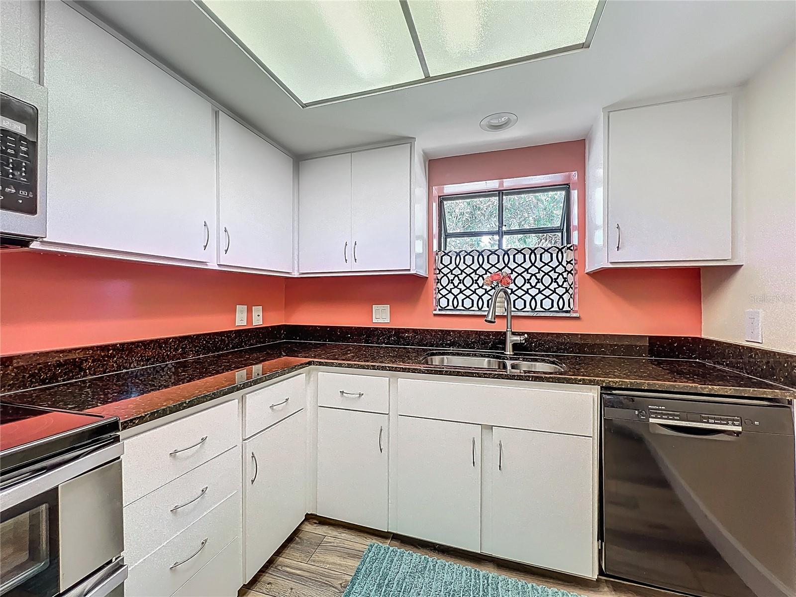 Image 7 of 40 For 300 Florida Avenue 600l