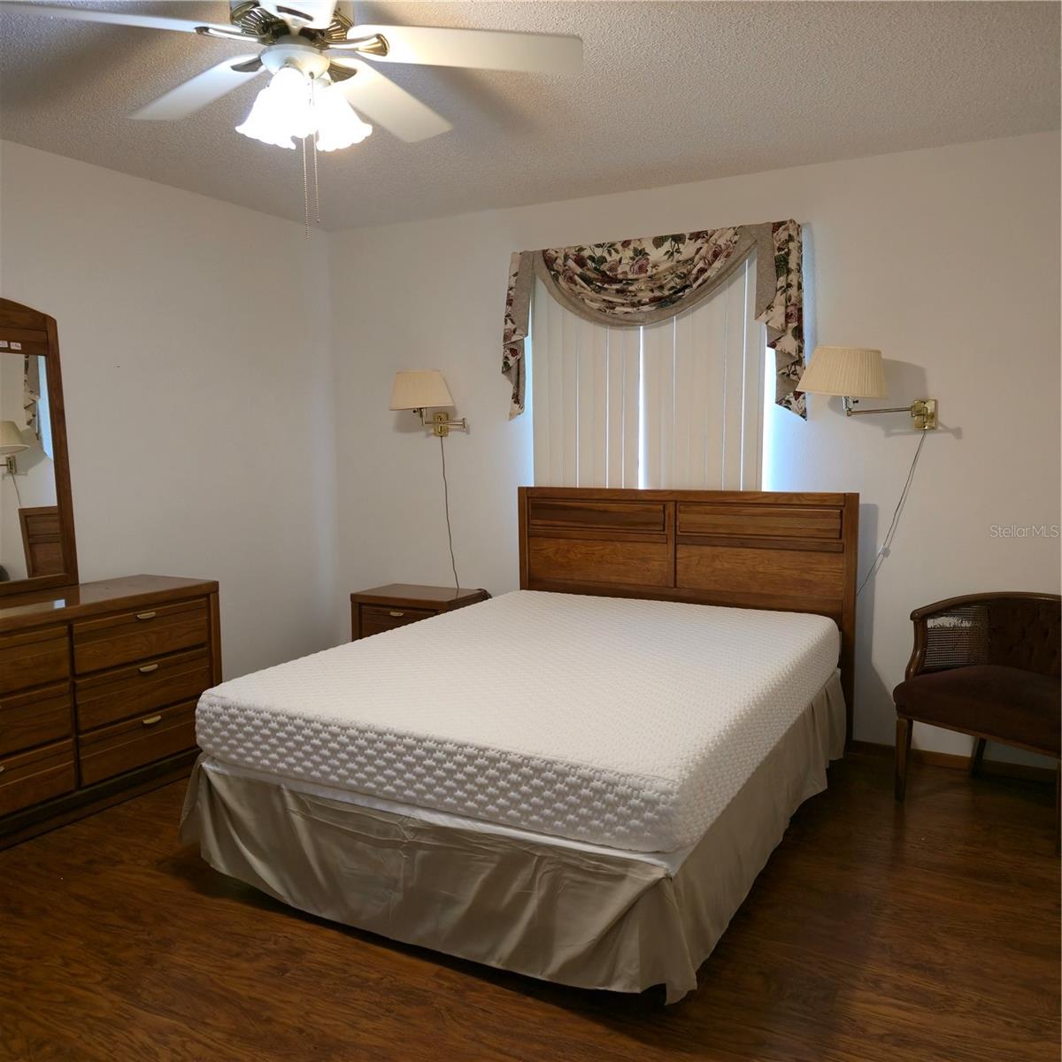 Listing photo id 18 for 2226 Giralda Avenue