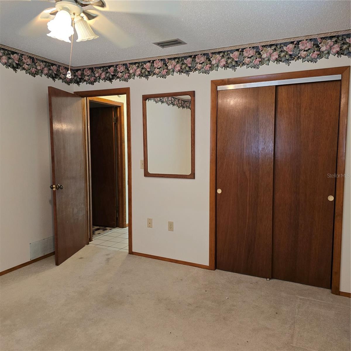 Listing photo id 21 for 2226 Giralda Avenue