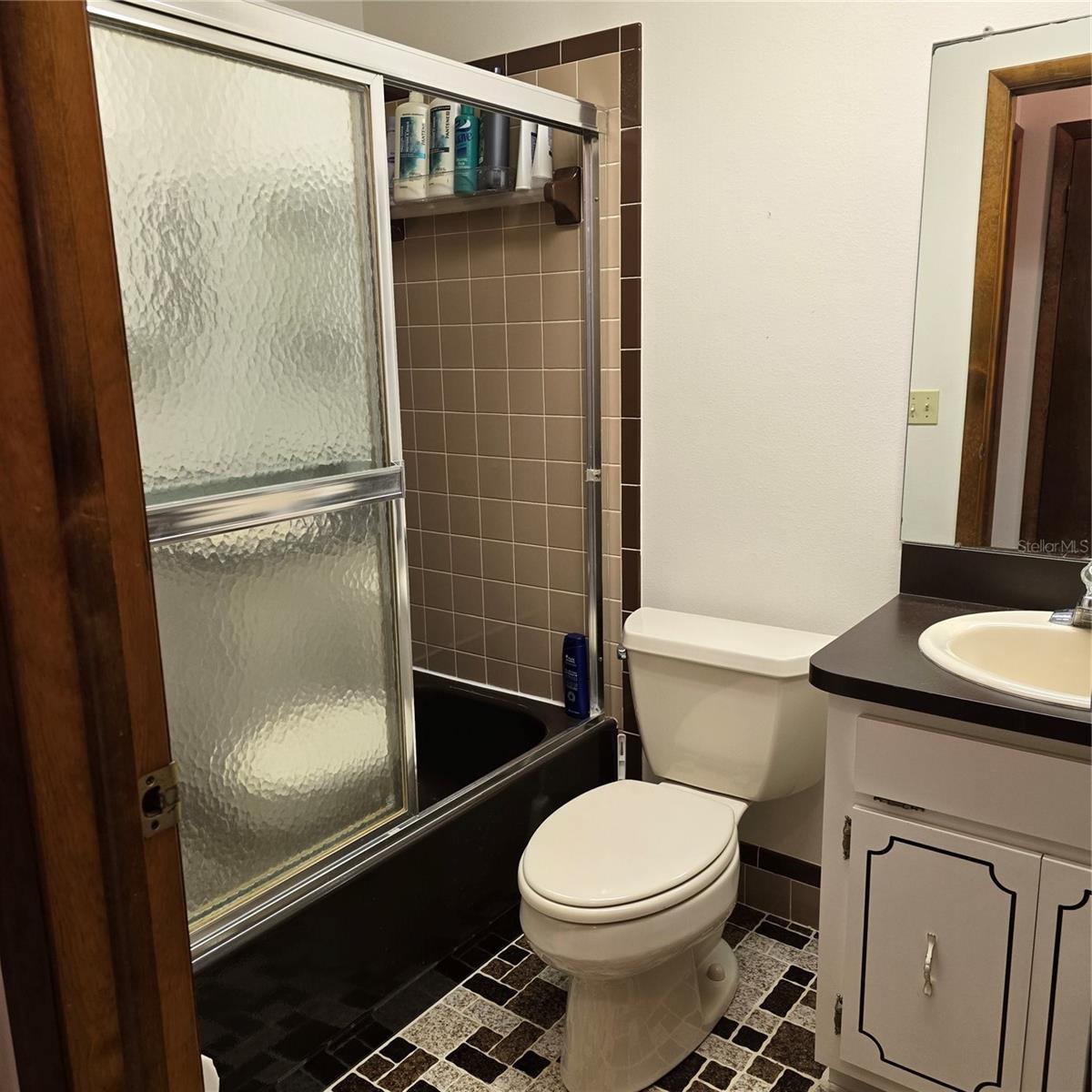 Listing photo id 23 for 2226 Giralda Avenue