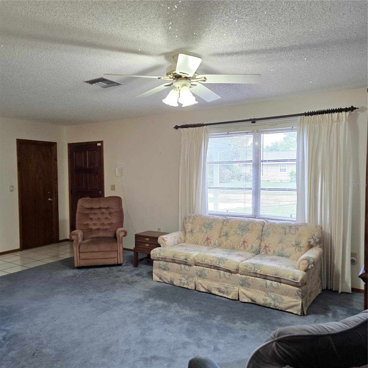 Listing photo id 2 for 2226 Giralda Avenue