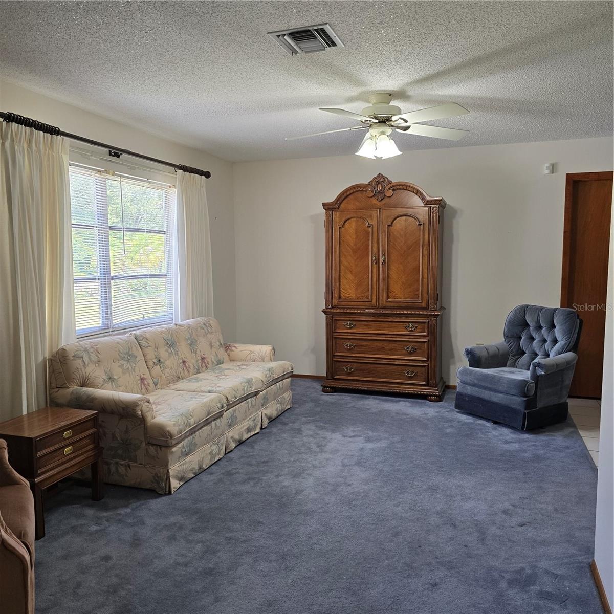 Listing photo id 3 for 2226 Giralda Avenue
