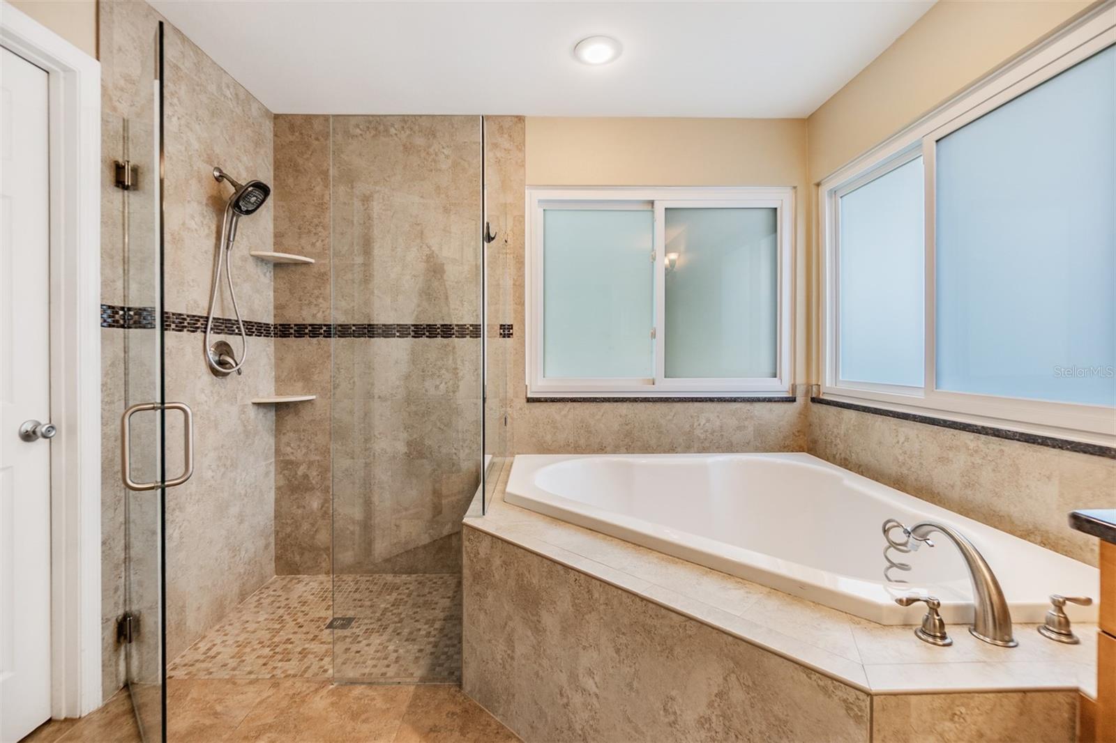 Listing photo id 20 for 2016 Chelam Way
