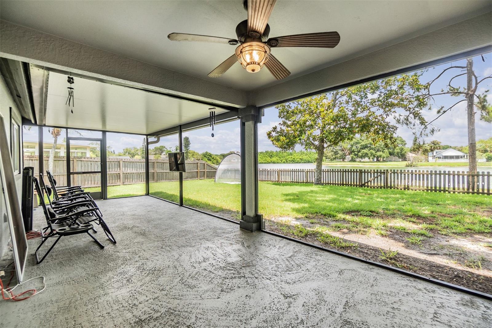 Listing photo id 32 for 2016 Chelam Way