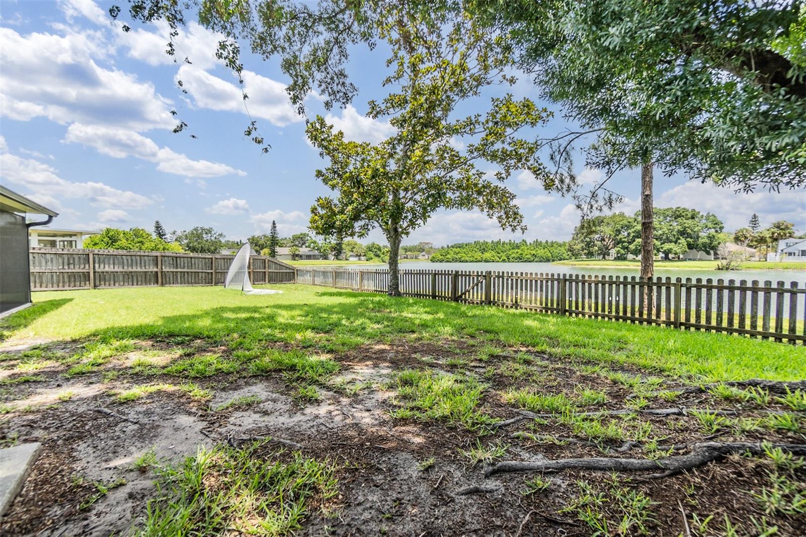 Listing photo id 41 for 2016 Chelam Way