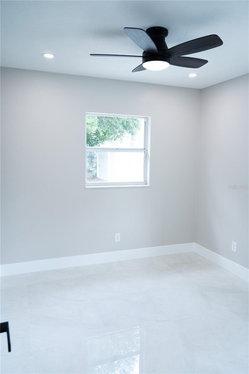 Image 12 of 15 For 5625 Gateway Drive