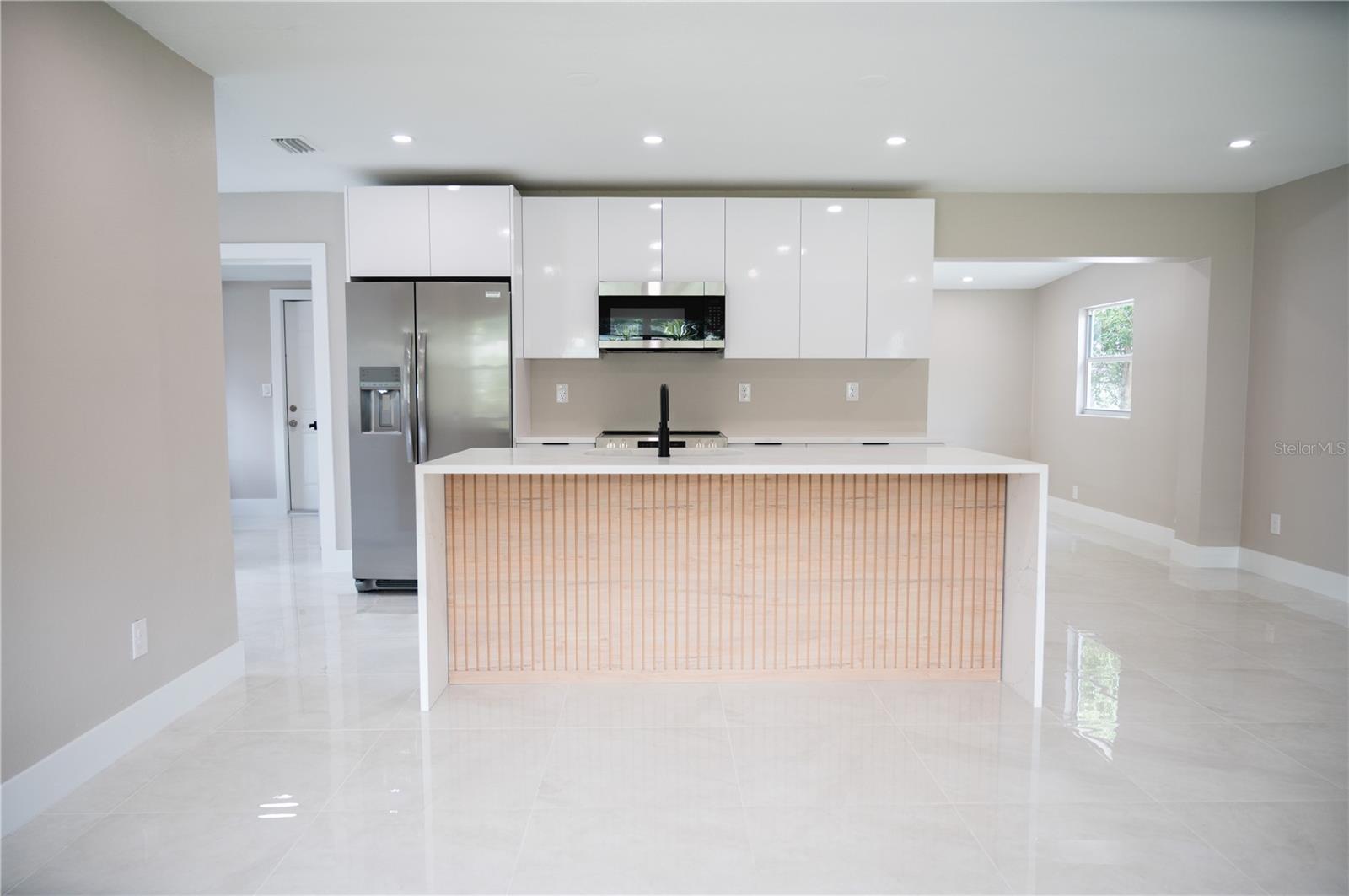 Image 5 of 15 For 5625 Gateway Drive
