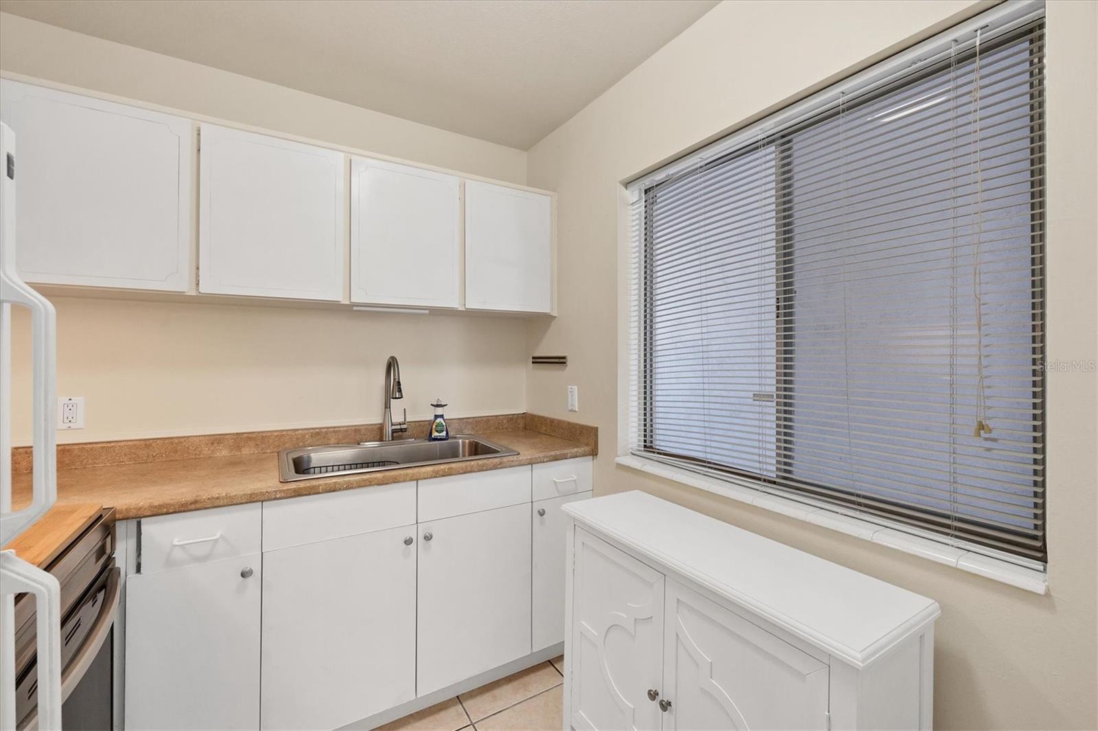 Image 11 of 21 For 3101 Bee Ridge Road 118