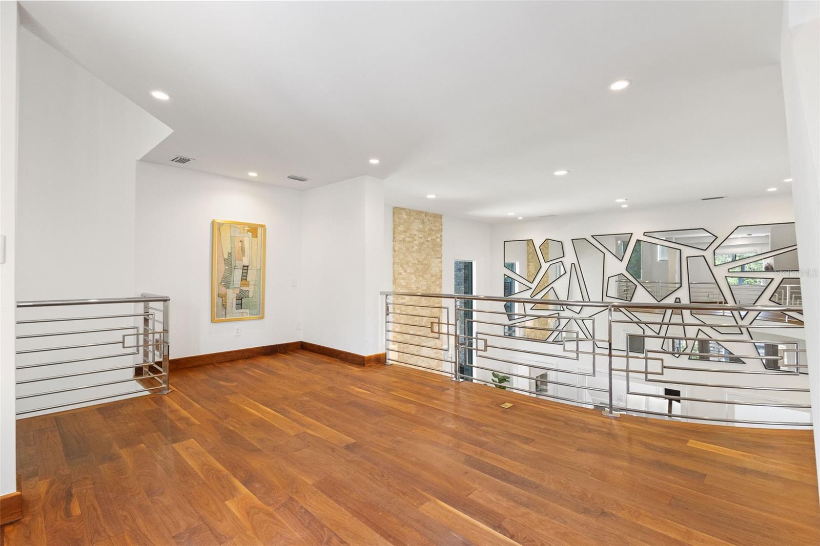 Image 72 of 100 For 2902 Fair Oaks Avenue