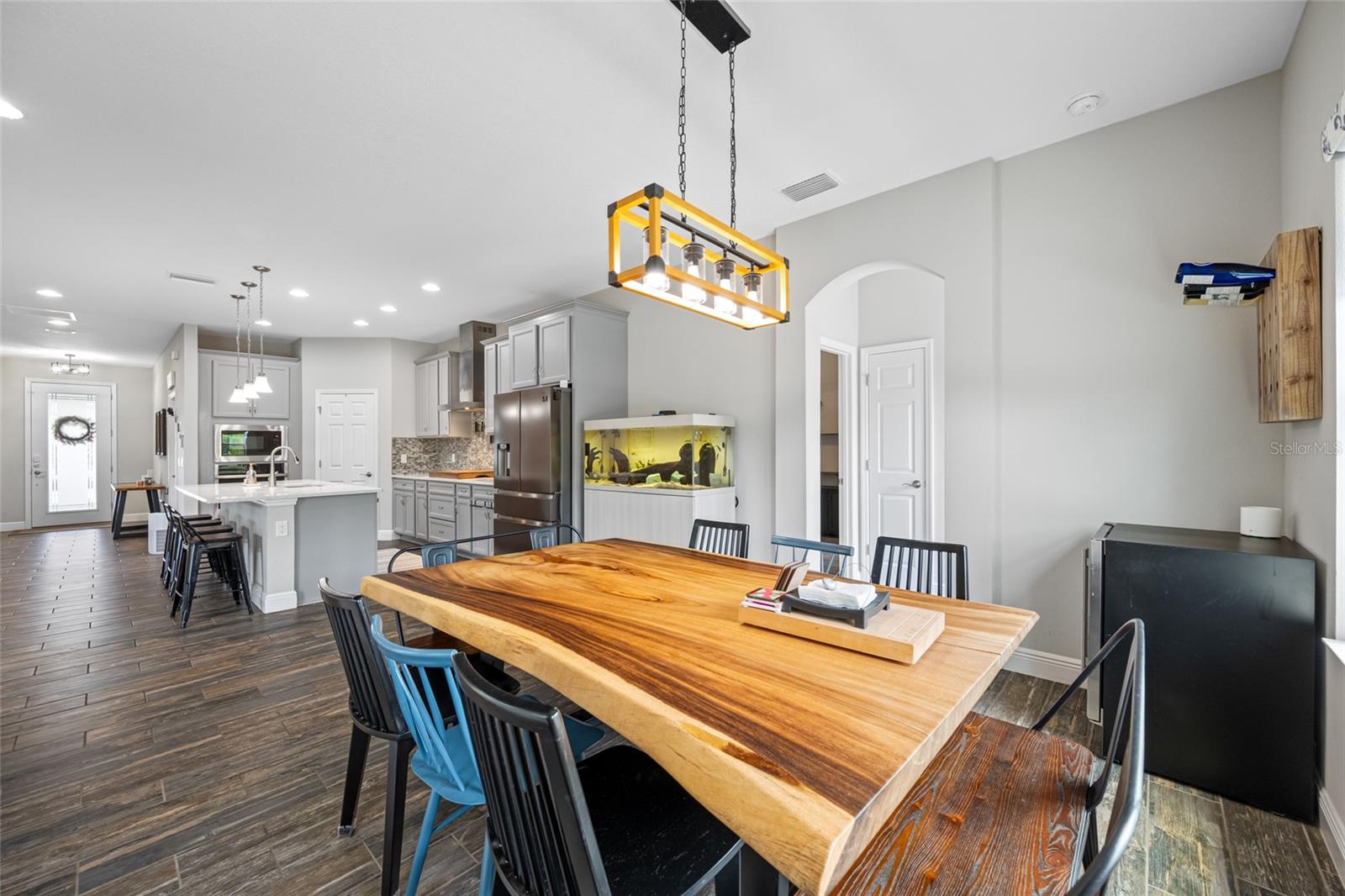 Listing photo id 10 for 4633 Ballantrae Boulevard