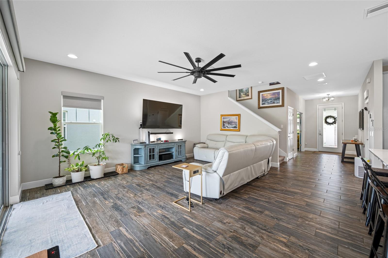 Listing photo id 11 for 4633 Ballantrae Boulevard