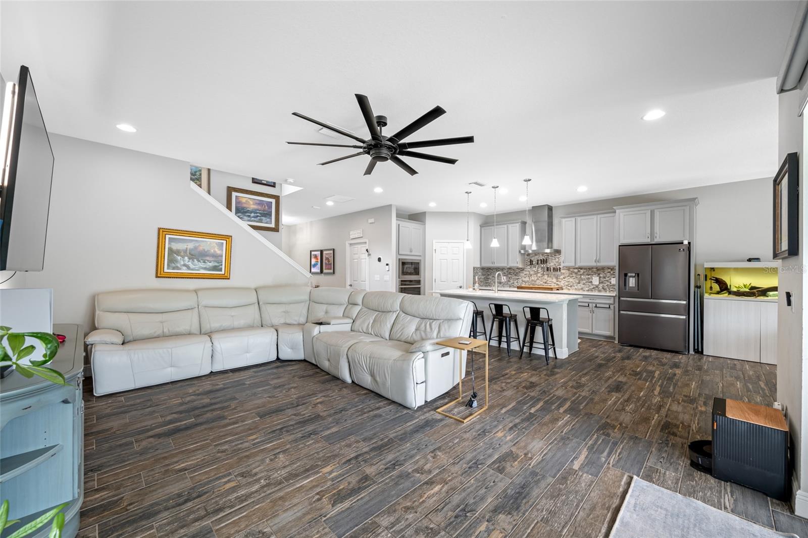 Listing photo id 12 for 4633 Ballantrae Boulevard
