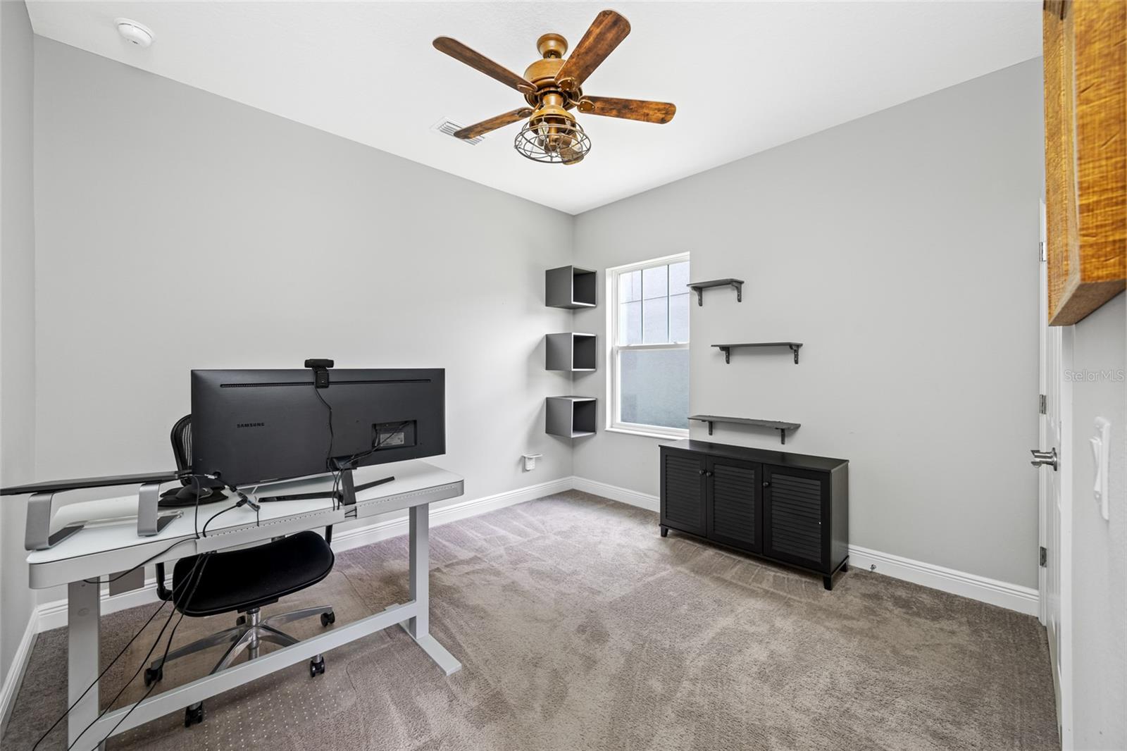 Listing photo id 17 for 4633 Ballantrae Boulevard