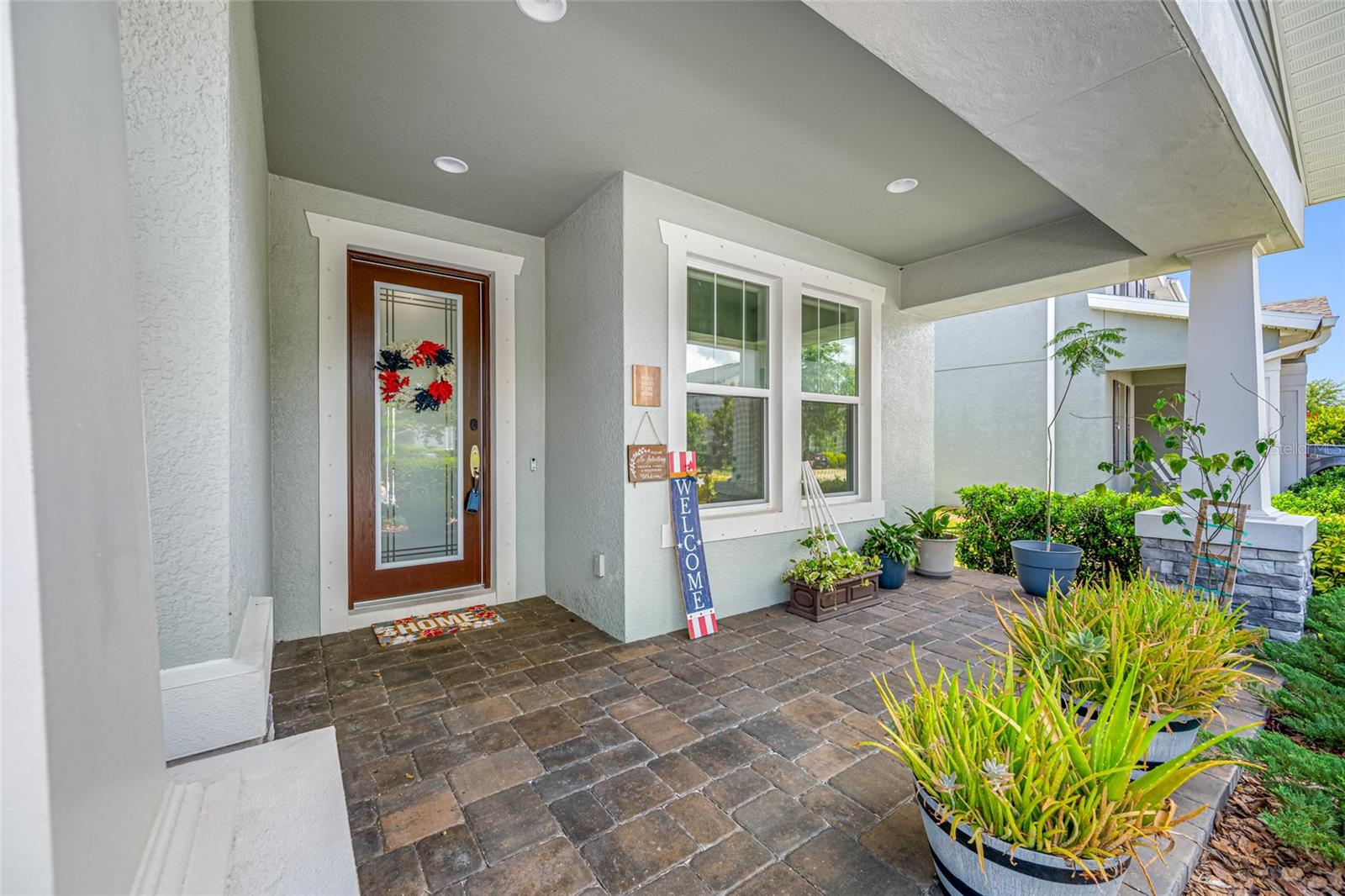 Listing photo id 0 for 4633 Ballantrae Boulevard