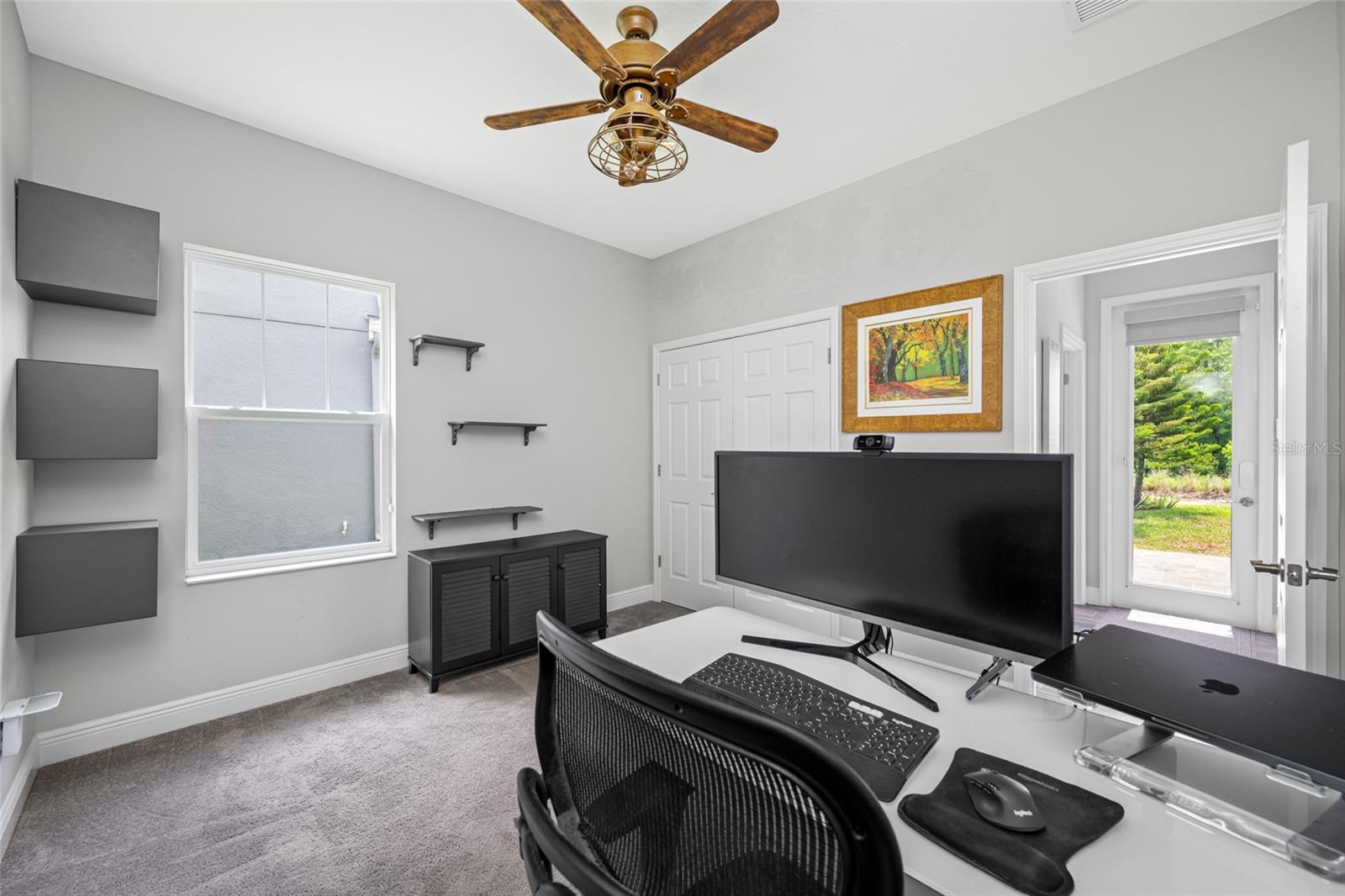 Listing photo id 20 for 4633 Ballantrae Boulevard